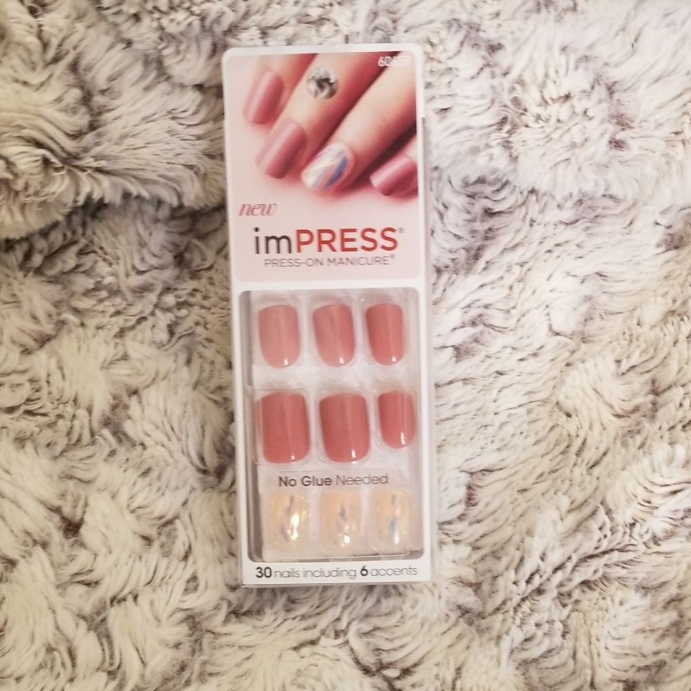Press-on Manicure nails